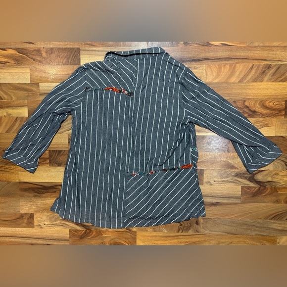 John Mark Button Down Shirt L Gray Striped Floral Trim Artsy Boho Top - Picture 2 of 7